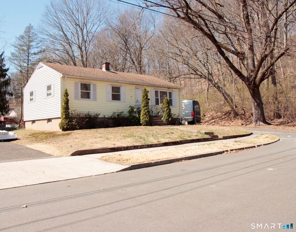 5 Assumption Street, New Haven, CT 06513