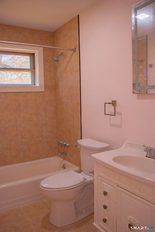 5 Assumption Street, New Haven, CT 06513