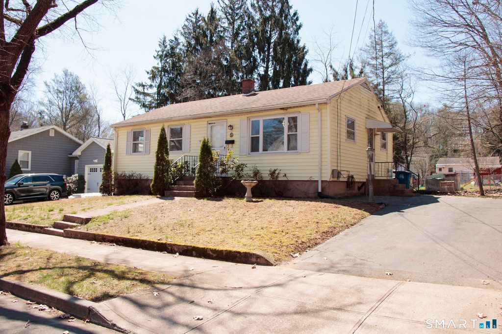 5 Assumption Street, New Haven, CT 06513