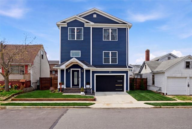 909 S 5th Street, Lindenhurst, NY 11757