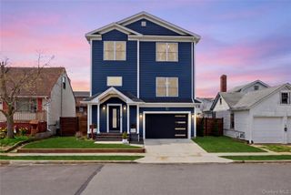 909 S 5th Street, Lindenhurst, NY 11757
