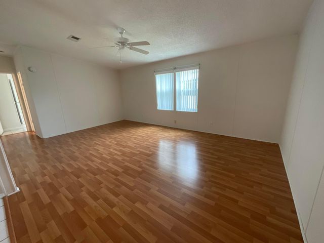 827 Sunglow Street, Boynton Beach, FL 33436