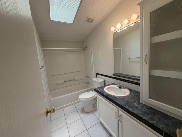 827 Sunglow Street, Boynton Beach, FL 33436