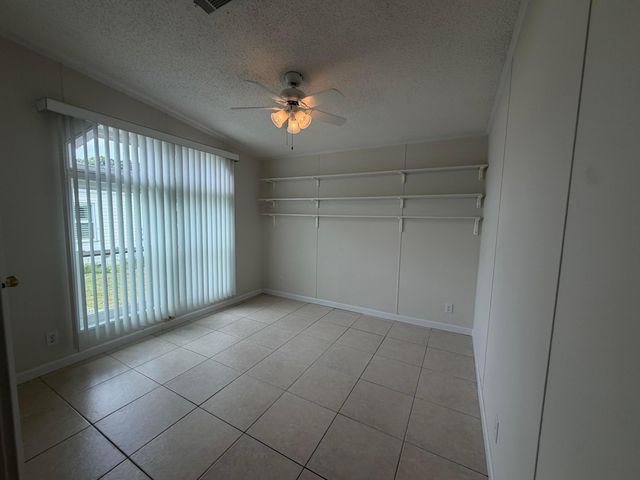 827 Sunglow Street, Boynton Beach, FL 33436