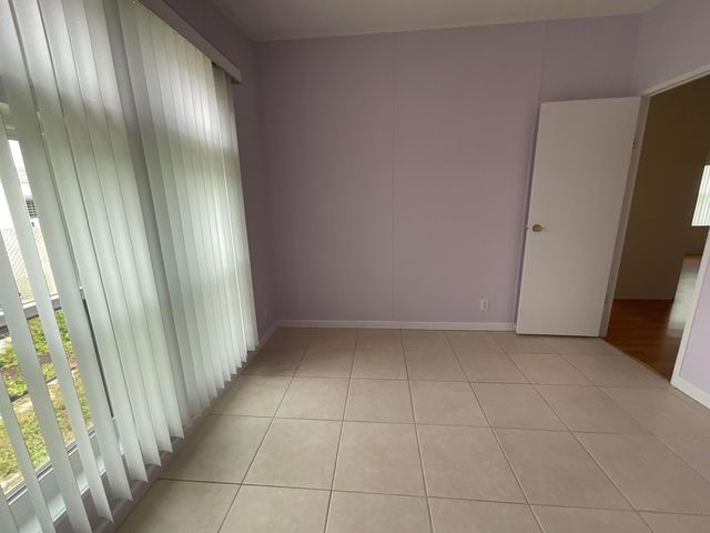 827 Sunglow Street, Boynton Beach, FL 33436