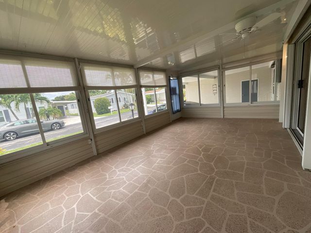 827 Sunglow Street, Boynton Beach, FL 33436