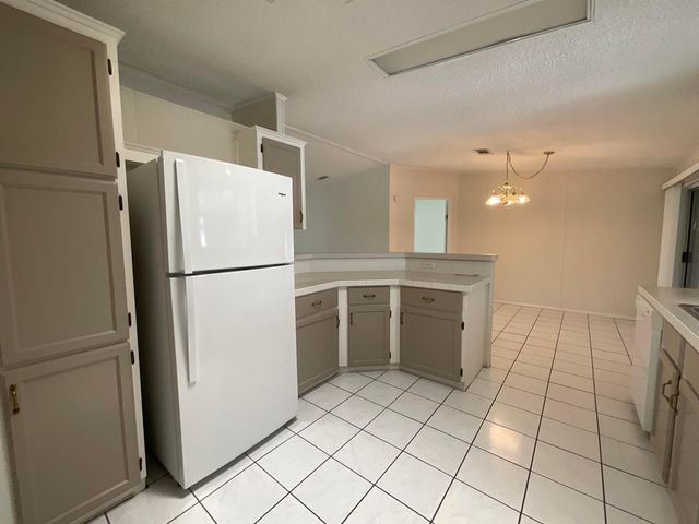 827 Sunglow Street, Boynton Beach, FL 33436