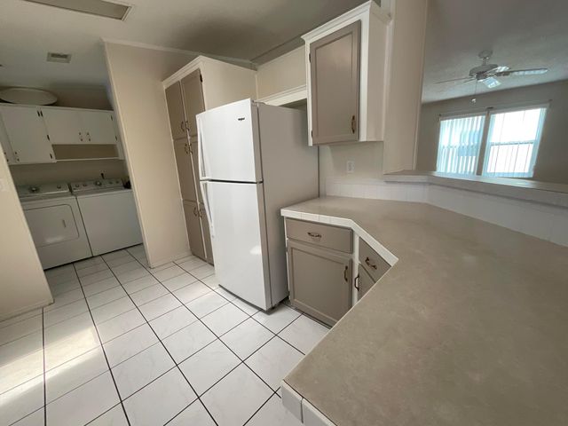 827 Sunglow Street, Boynton Beach, FL 33436