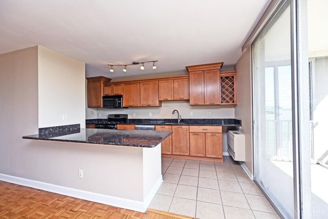 2324 Madison Road, Cincinnati, OH 45208