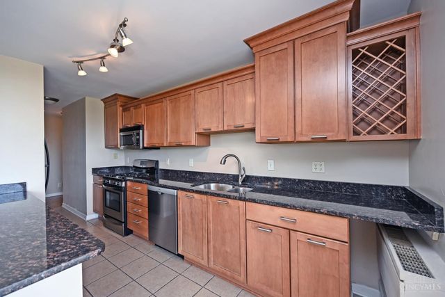 2324 Madison Road, Cincinnati, OH 45208