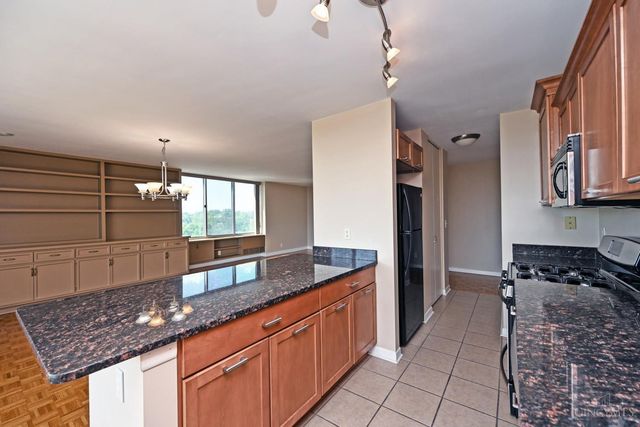2324 Madison Road, Cincinnati, OH 45208