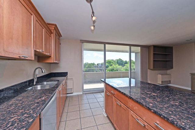 2324 Madison Road, Cincinnati, OH 45208