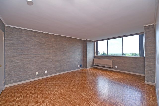2324 Madison Road, Cincinnati, OH 45208