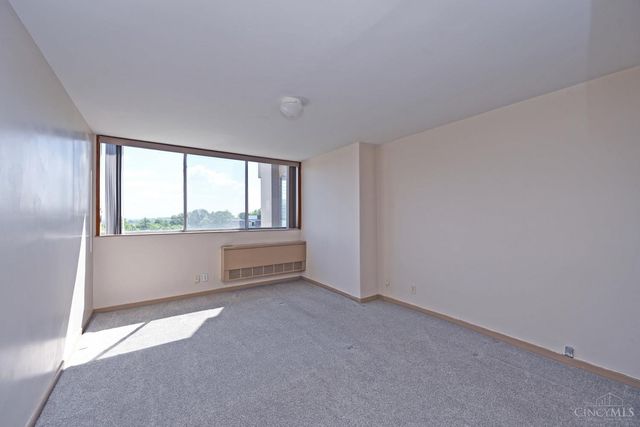 2324 Madison Road, Cincinnati, OH 45208