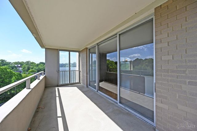 2324 Madison Road, Cincinnati, OH 45208