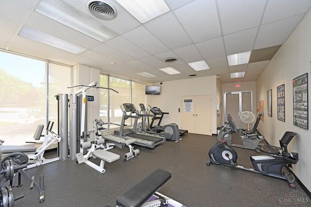 2324 Madison Road, Cincinnati, OH 45208