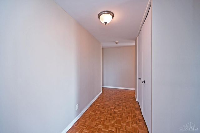 2324 Madison Road, Cincinnati, OH 45208