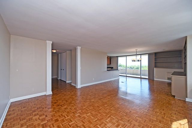 2324 Madison Road, Cincinnati, OH 45208