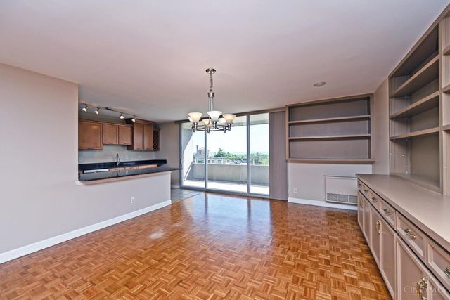2324 Madison Road, Cincinnati, OH 45208