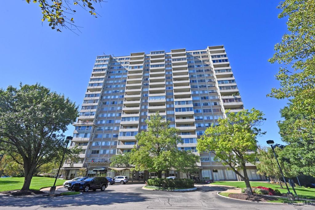 2324 Madison Road, Cincinnati, OH 45208