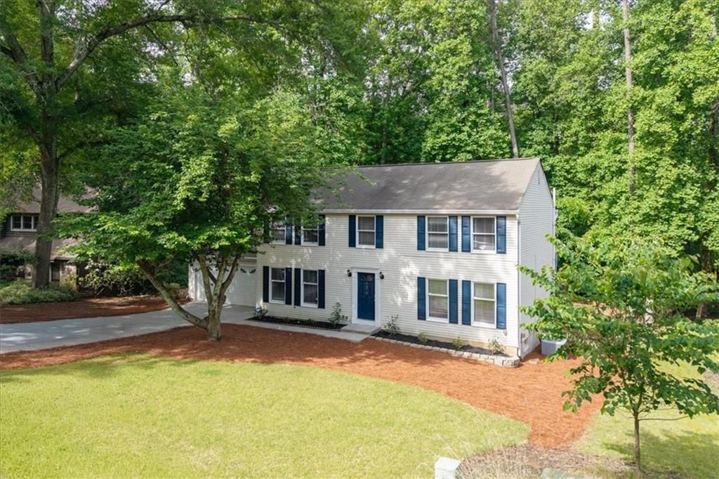 9470 Hillside Drive, Roswell, GA 30076