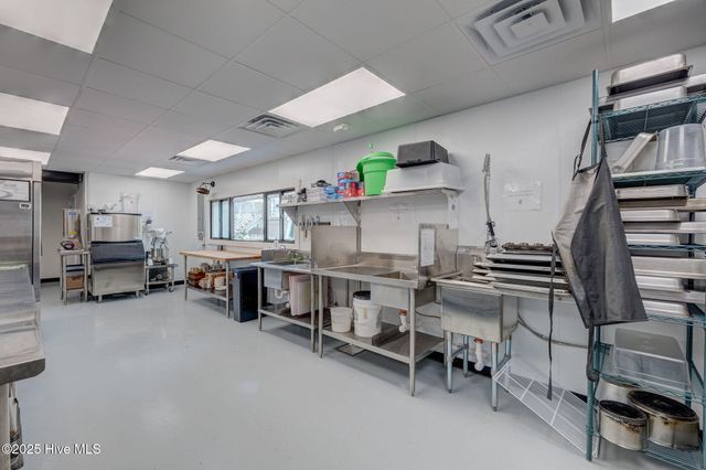 708 S 17th Street, Wilmington, NC 28401