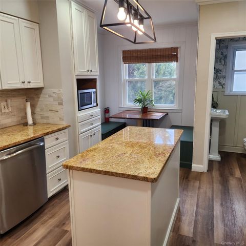 71 Davis Street, East Rockaway, NY 11518