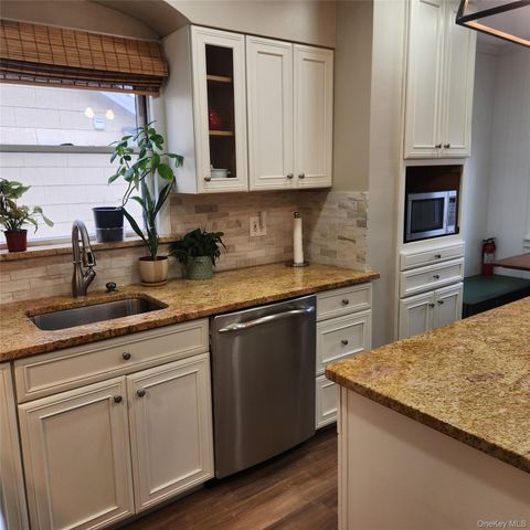 71 Davis Street, East Rockaway, NY 11518