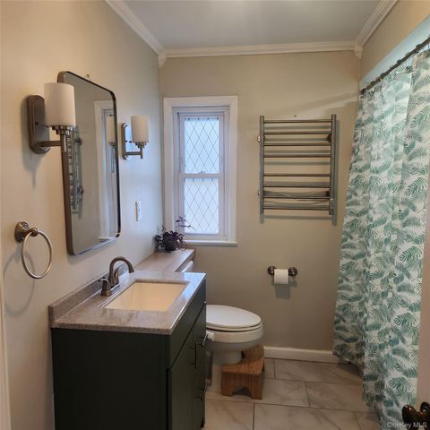 71 Davis Street, East Rockaway, NY 11518