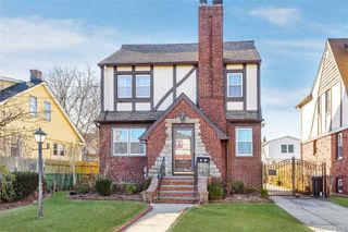 71 Davis Street, East Rockaway, NY 11518