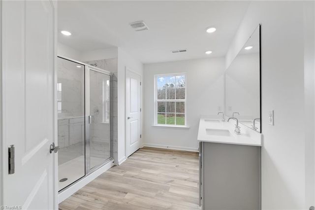 5266 Amaryllis Way, Winston-salem, NC 27104