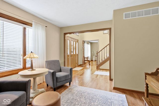 7101 Lakeside Woods Drive, Indianapolis, IN 46278