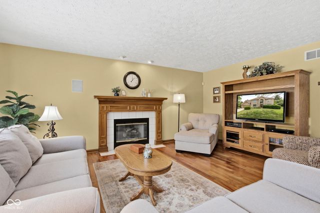 7101 Lakeside Woods Drive, Indianapolis, IN 46278