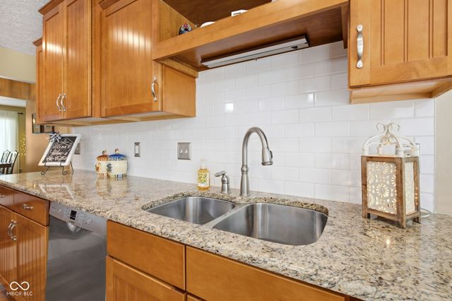 7101 Lakeside Woods Drive, Indianapolis, IN 46278