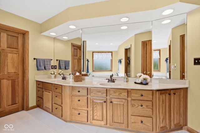 7101 Lakeside Woods Drive, Indianapolis, IN 46278