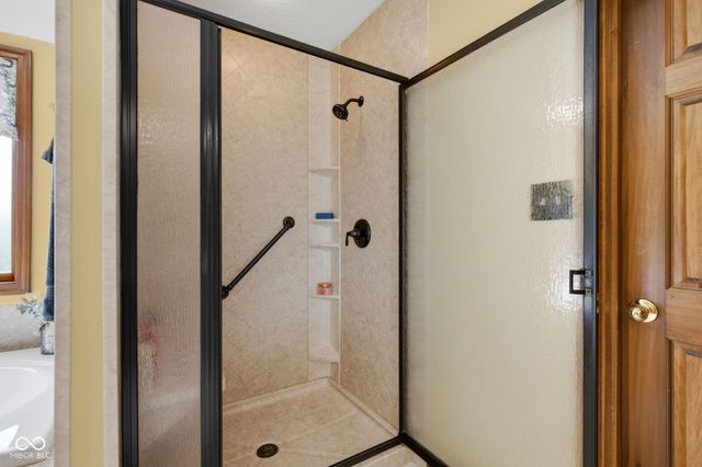 7101 Lakeside Woods Drive, Indianapolis, IN 46278