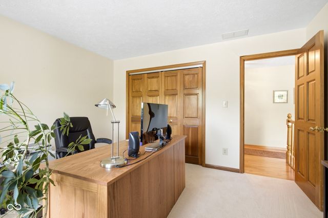 7101 Lakeside Woods Drive, Indianapolis, IN 46278