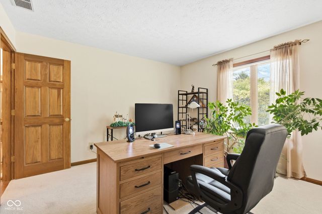 7101 Lakeside Woods Drive, Indianapolis, IN 46278