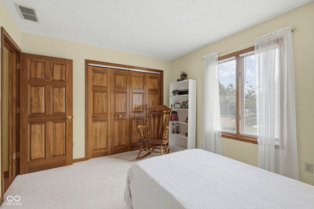 7101 Lakeside Woods Drive, Indianapolis, IN 46278