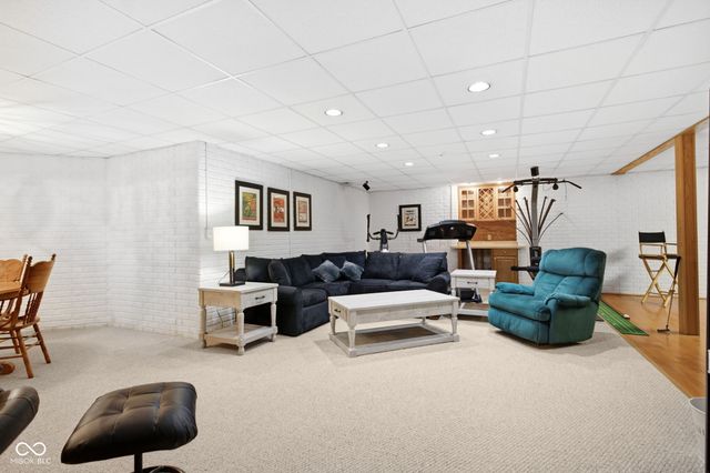 7101 Lakeside Woods Drive, Indianapolis, IN 46278