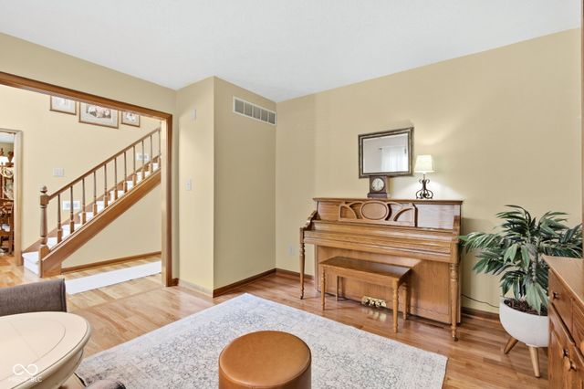 7101 Lakeside Woods Drive, Indianapolis, IN 46278