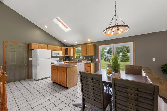12475 Fox Road, Yorkville, IL 60560