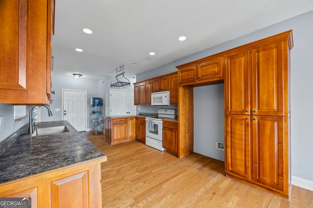 2927 Asbury Mill Road, Cleveland, GA 30528