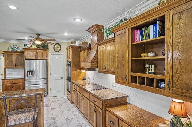 1 Vereda Lane, Hot Springs Village, AR 71909
