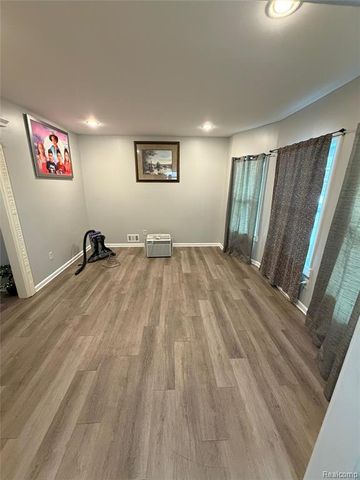 4646 Pacific Street, Detroit, MI 48204