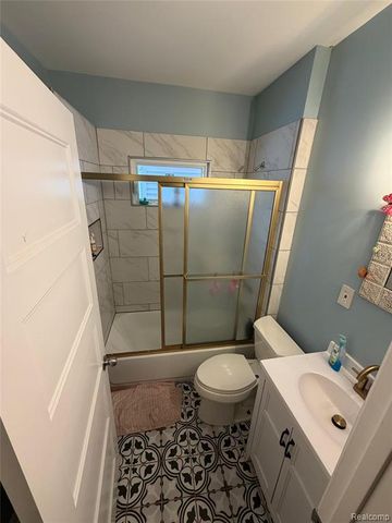 4646 Pacific Street, Detroit, MI 48204