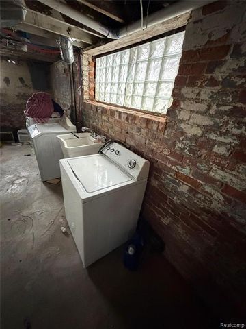 4646 Pacific Street, Detroit, MI 48204