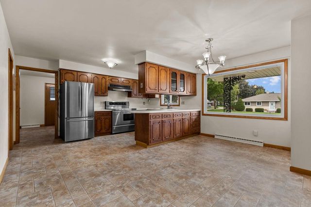 1229 E PERSHING STREET, Appleton, WI 54911