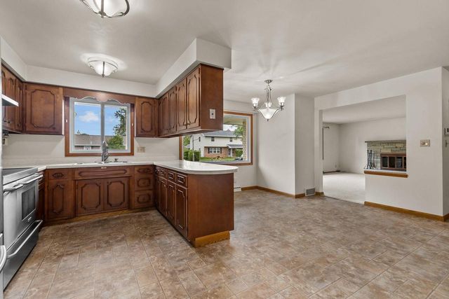 1229 E PERSHING STREET, Appleton, WI 54911
