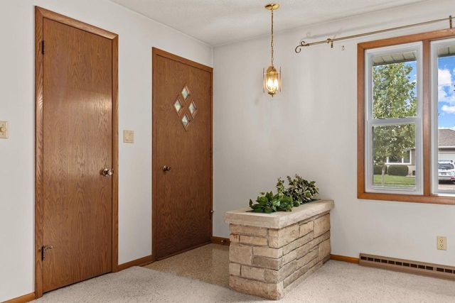 1229 E PERSHING STREET, Appleton, WI 54911
